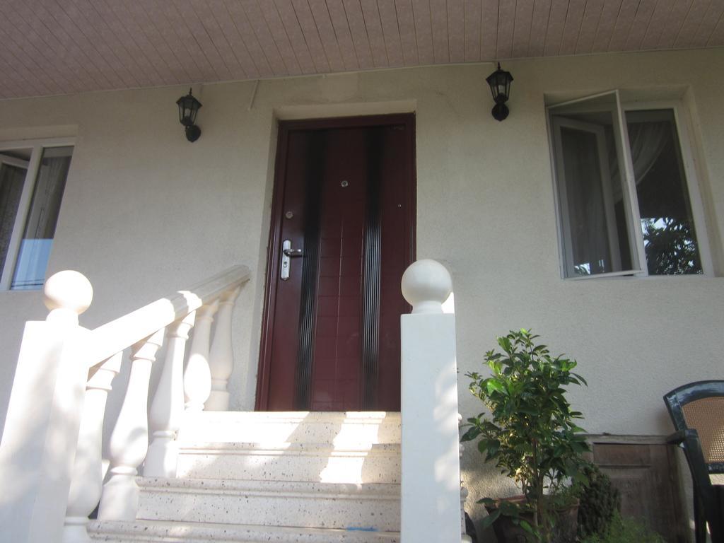 Guest House Ukimerioni Кутаїсі Екстер'єр фото