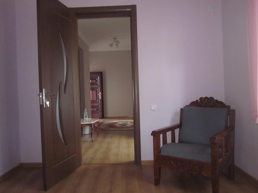 Guest House Ukimerioni Кутаїсі Номер фото