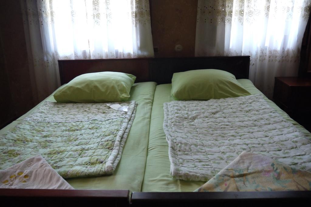 Guest House Ukimerioni Кутаїсі Екстер'єр фото