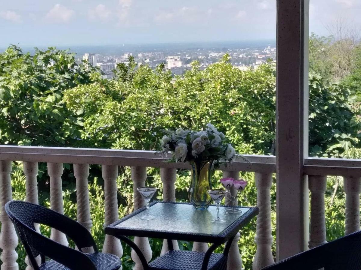 Guest House Ukimerioni Кутаїсі Екстер'єр фото