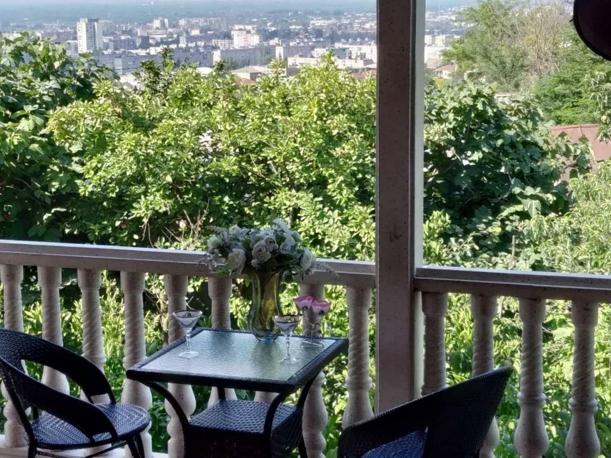 Guest House Ukimerioni Кутаїсі Екстер'єр фото